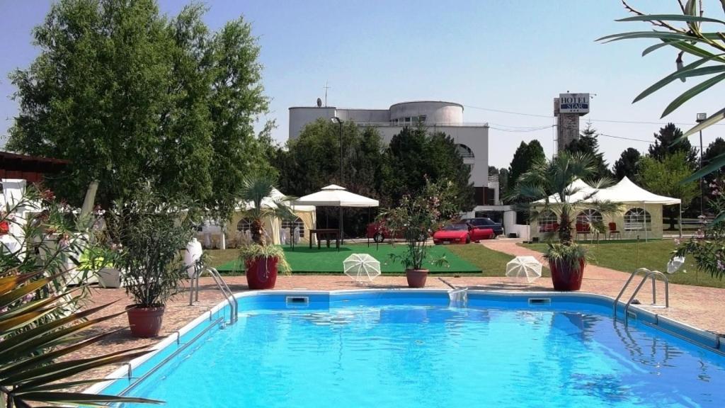 Hotel Star Piteşti Exterior foto